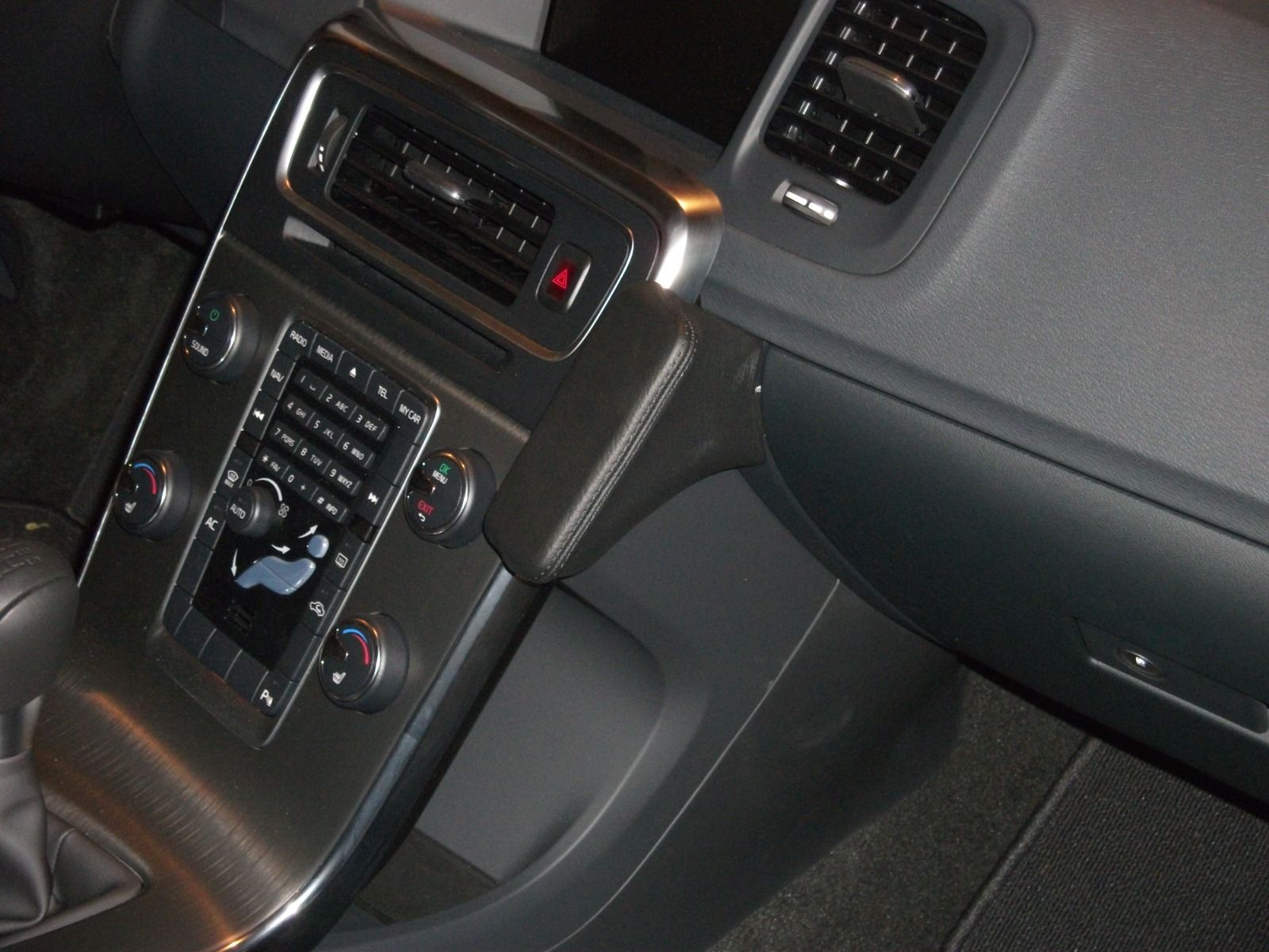Kuda console Volvo V60/S60 vanaf 2010-Zwart