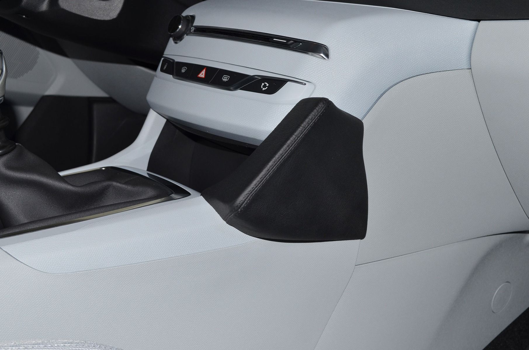 Kuda console Peugeot 308 vanaf 2014- Zwart