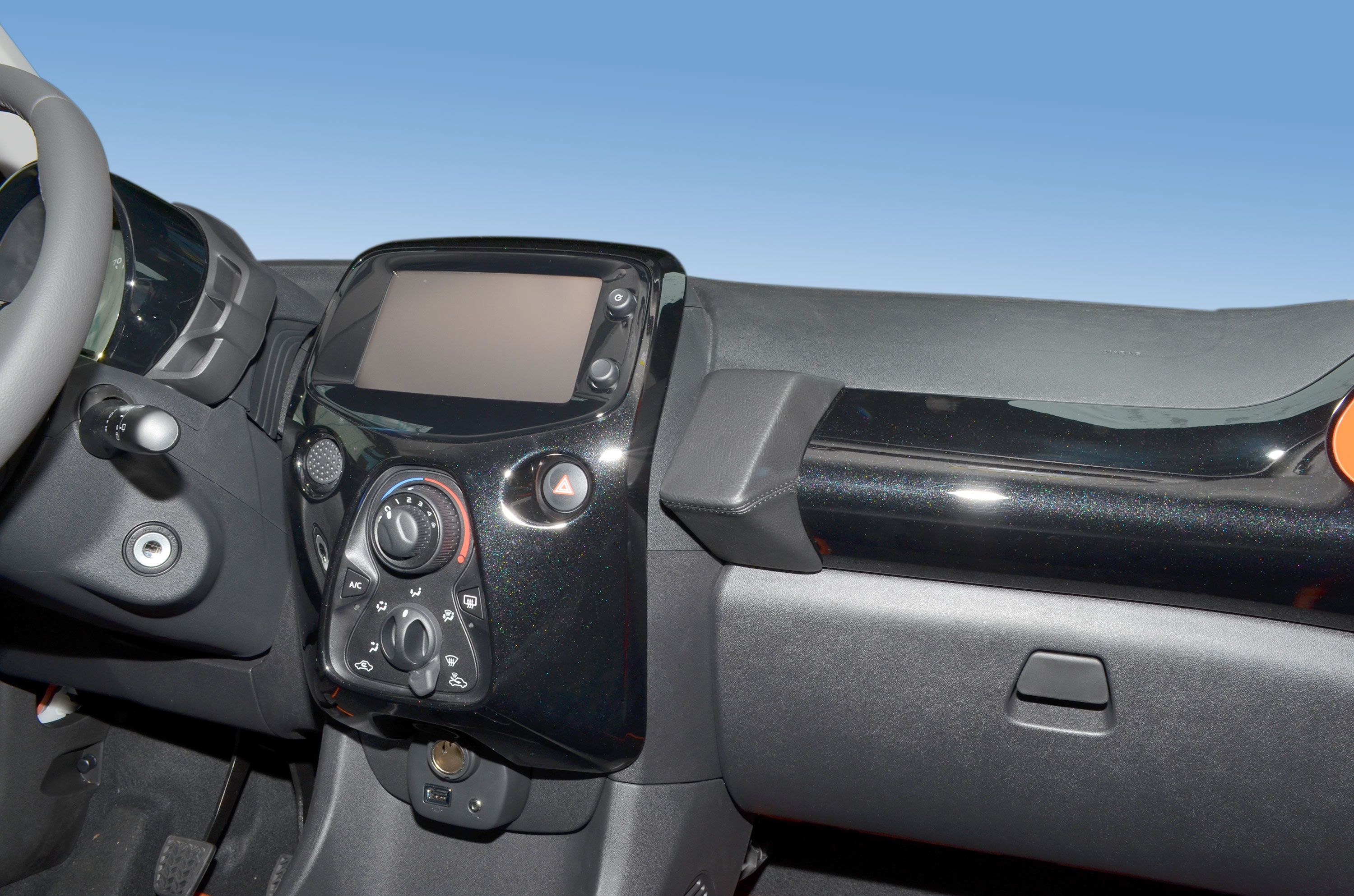 Kuda console Citroen C1/Peugeot 108/Toyota Aygo 2014- Zwart