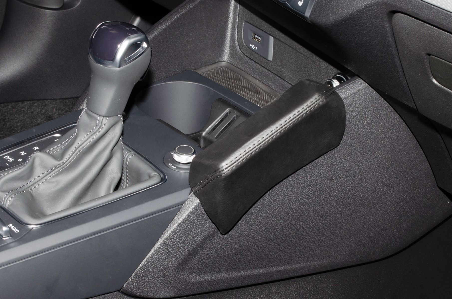 Kuda console Audi Q2 2016-