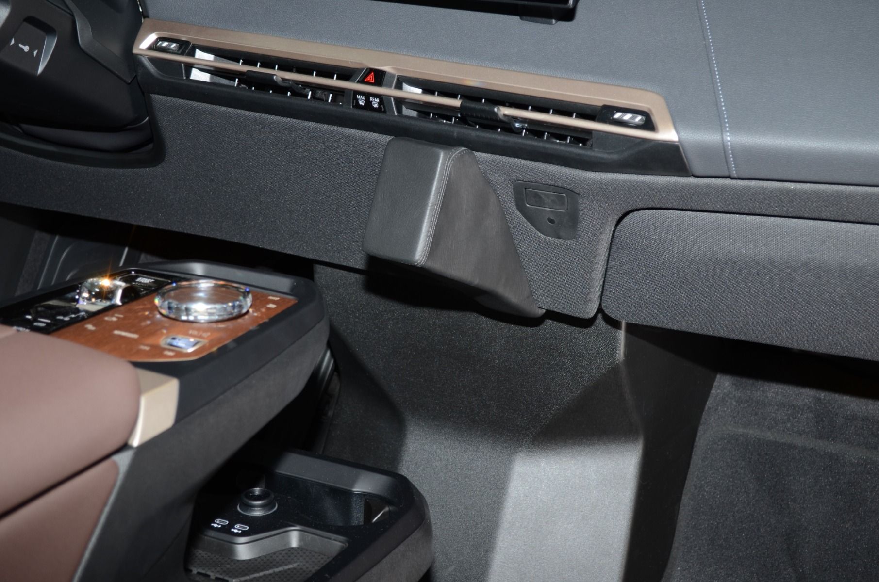 Kuda console BMW iX (Type i20) 2021-